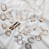 Accessories & Jewelry